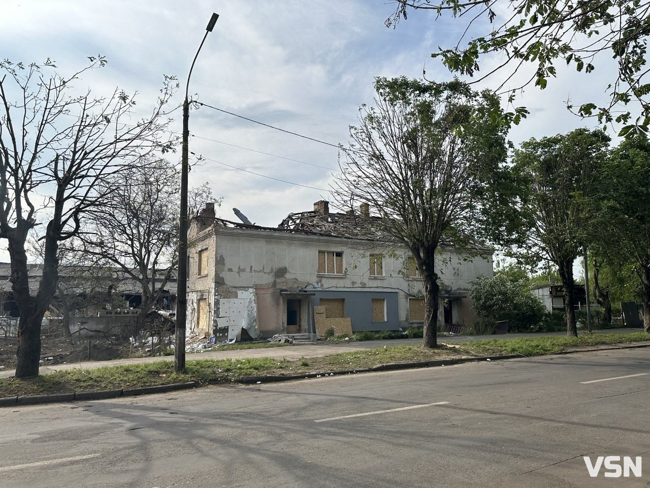 Масована атака на Луцьк: триває ліквідація наслідків російського обстрілу