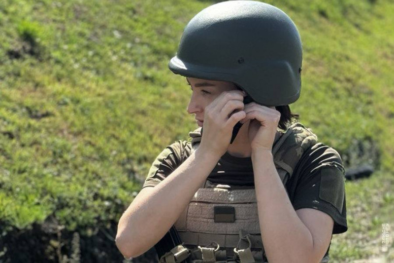 «Стабільний зв’язок на фронті — це зброя, яка рятує життя»: історія волинської нацгвардійки Анастасії