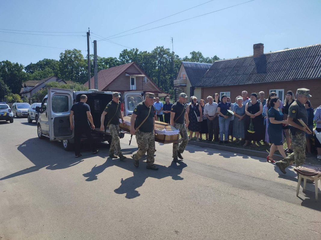 На Волині провели в останню дорогу загиблого Героя Володимира Холевінського