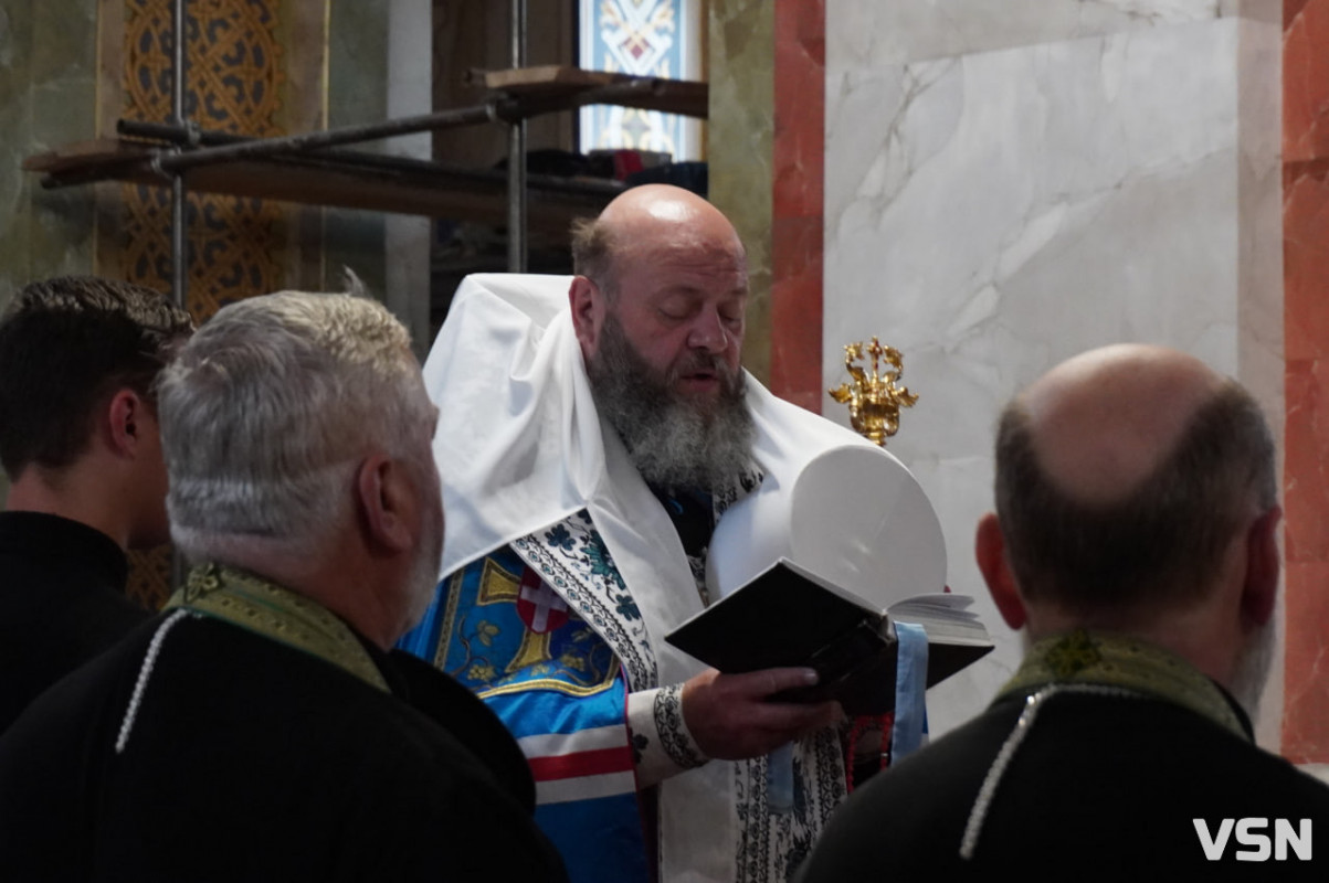 «Ваша зброя — перо»: у кафедральному соборі Святої Трійці відслужили молебень та відзначили журналістів Волині