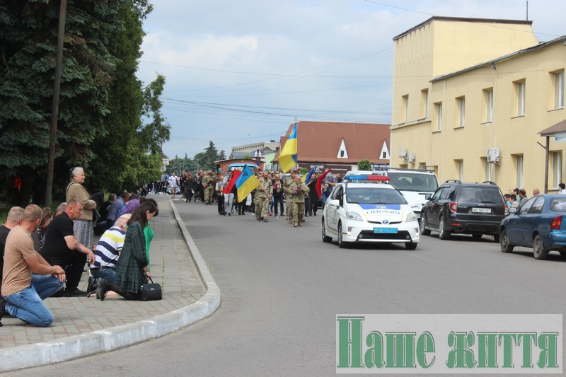 Повернувся з-за кордону, щоб стати на захист Батьківщини: на Волині попрощалися із Героєм Антоном Скаршевським