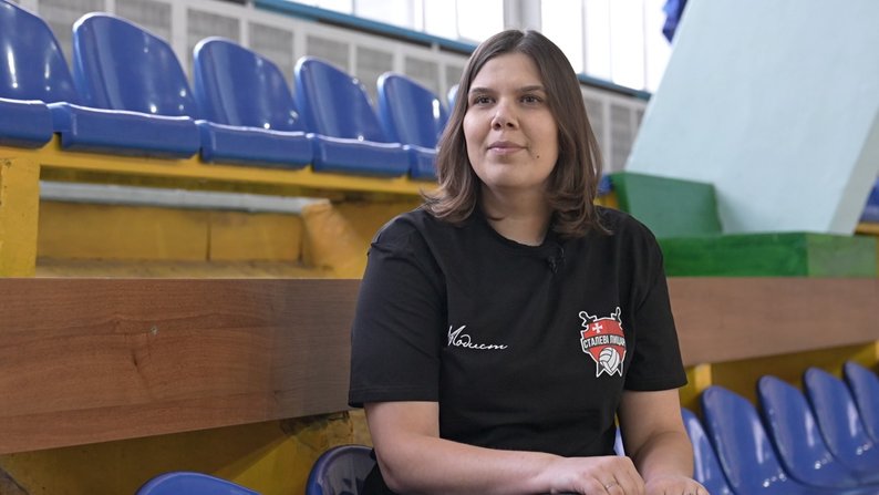 «Людям легше, коли ти вмер»: як на Волині волейбол повертає ветеранів війни до життя
