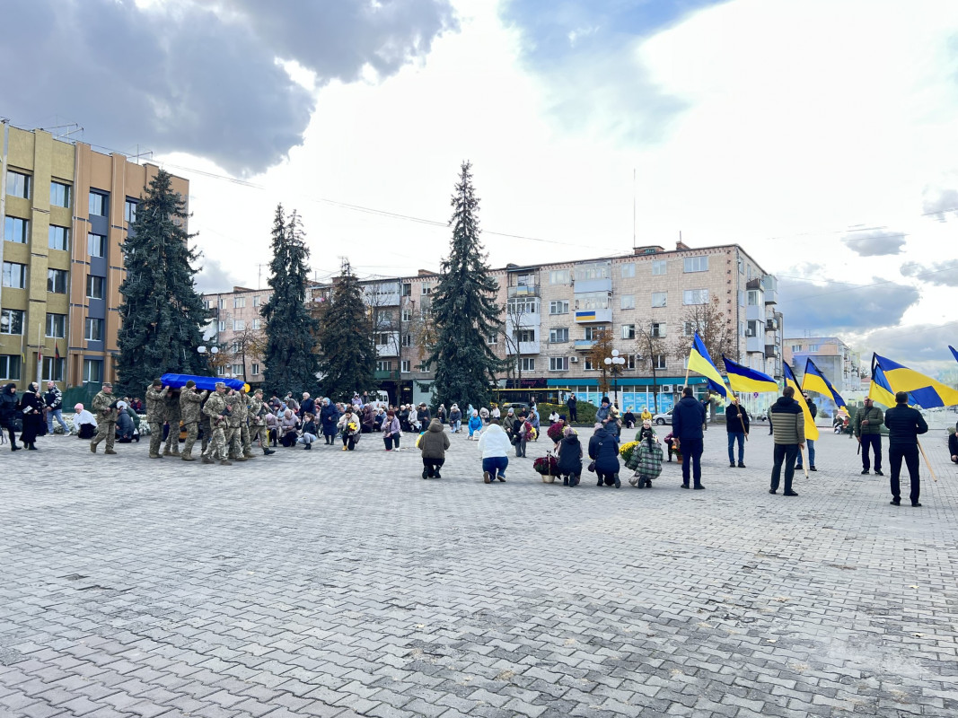 Понад рік вважався зниклим безвісти: на Волині попрощались з Героєм Романом Яковлевим
