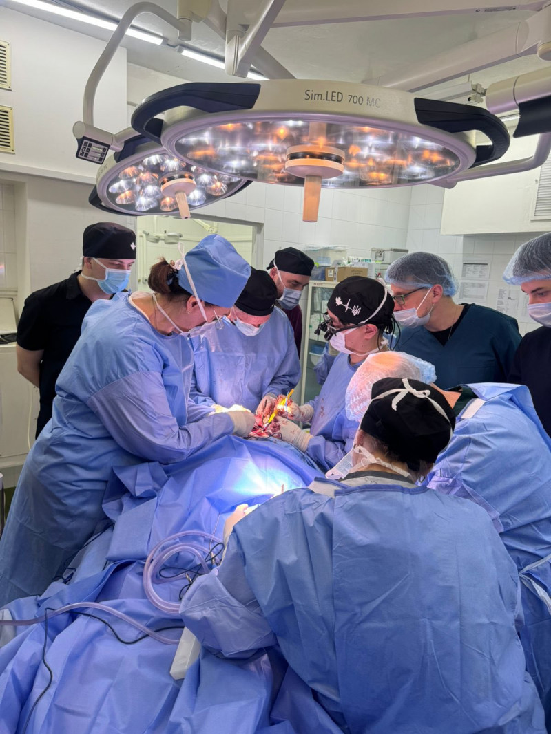 У Волинській обласній лікарні канадські хірурги безкоштовно прооперували поранених військових