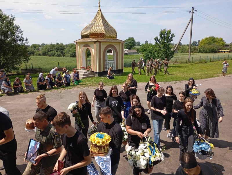 Назавжди молодий: на Волині попрощались з 26-річним Героєм Миколою Муковозом