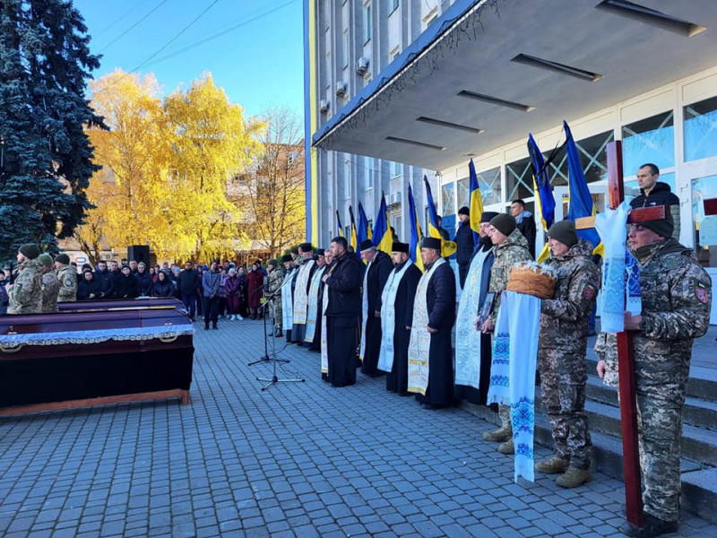 Дві втрати в одній громаді: на Волині попрощалися із Героями Олегом Подліпінським та Романом Рибчуком