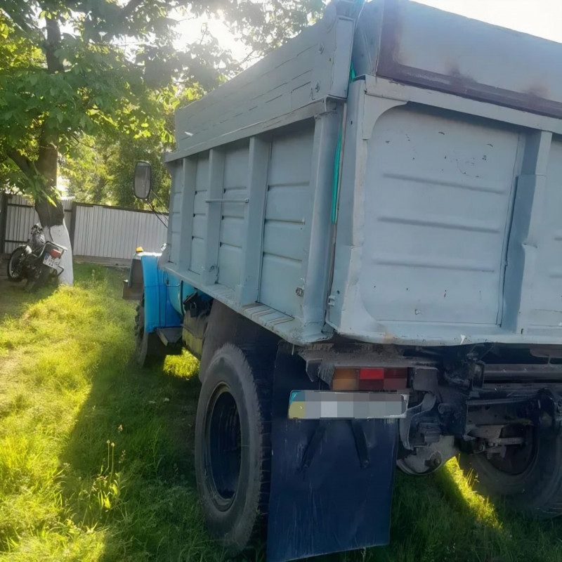 На Волині продають незвичний ЗІЛ із тракторним мотором: чому за ним полюють лісники й фермери
