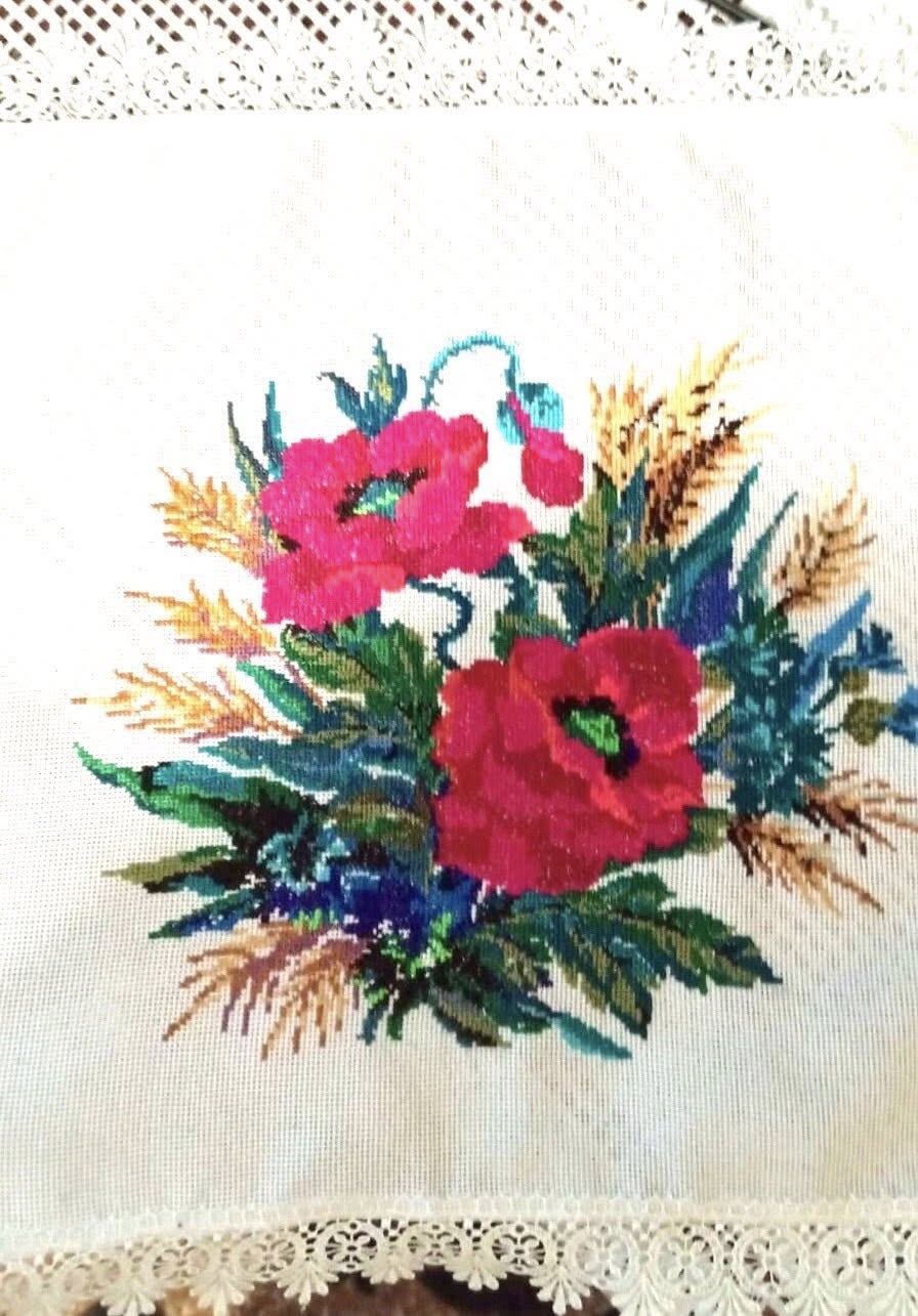 Досі не сидить без діла: у громаді на Волині вітали довгожительку