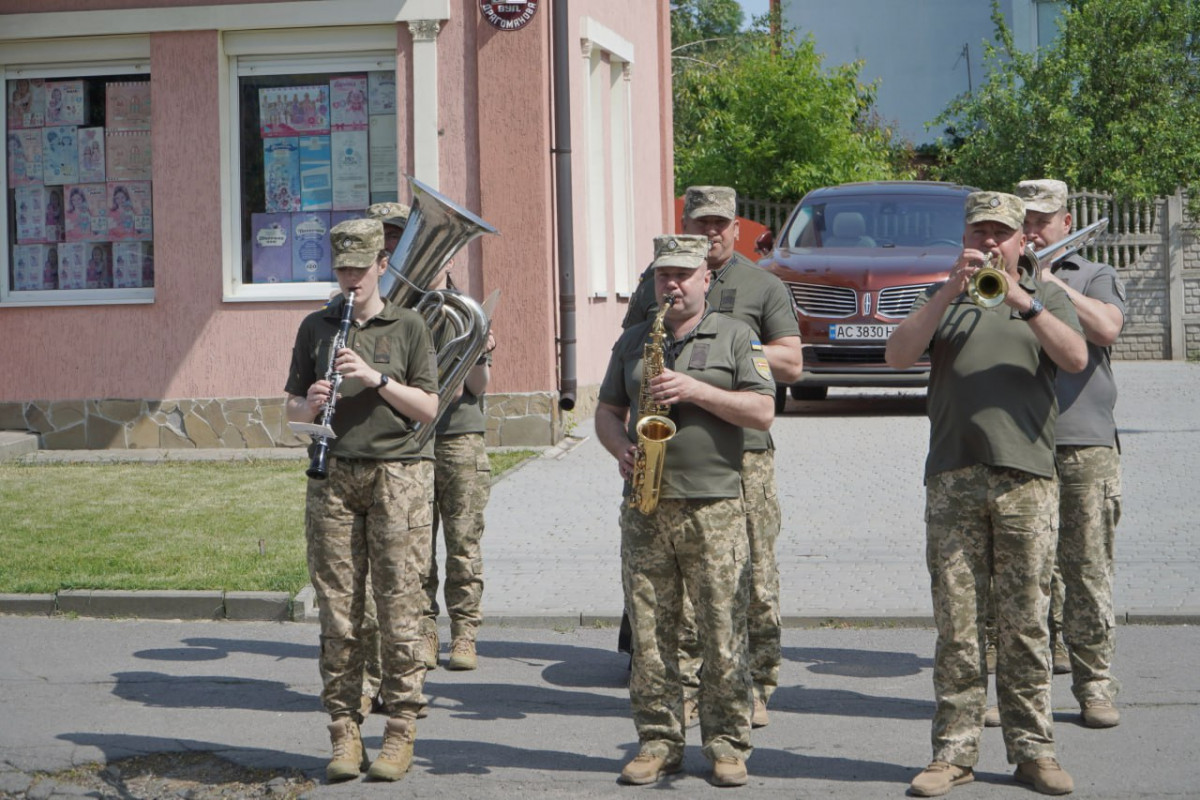 ДНК-експертиза обірвала надії: на Волині попрощались з Героєм Сергієм Козолупою