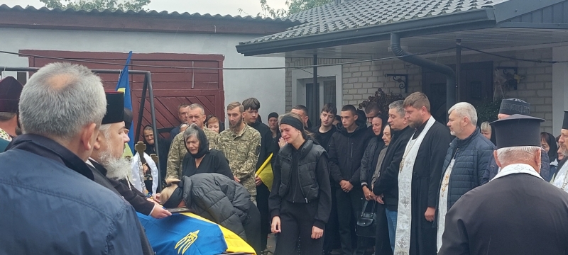 Отримав несумісні з життям поранення: на Волині попрощалися з Героєм Юрієм Атласом