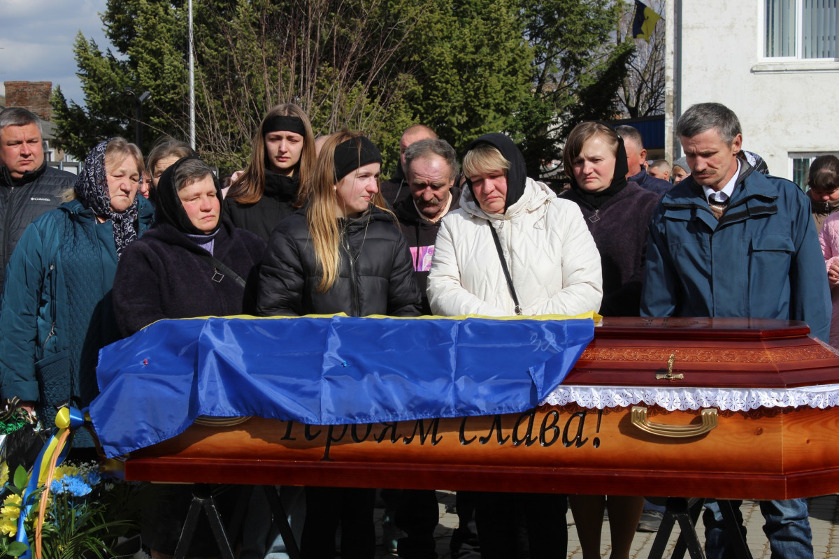 Півтора року невідомості: на Волині попрощалися із загиблим на Курщині Валентином Волошиним
