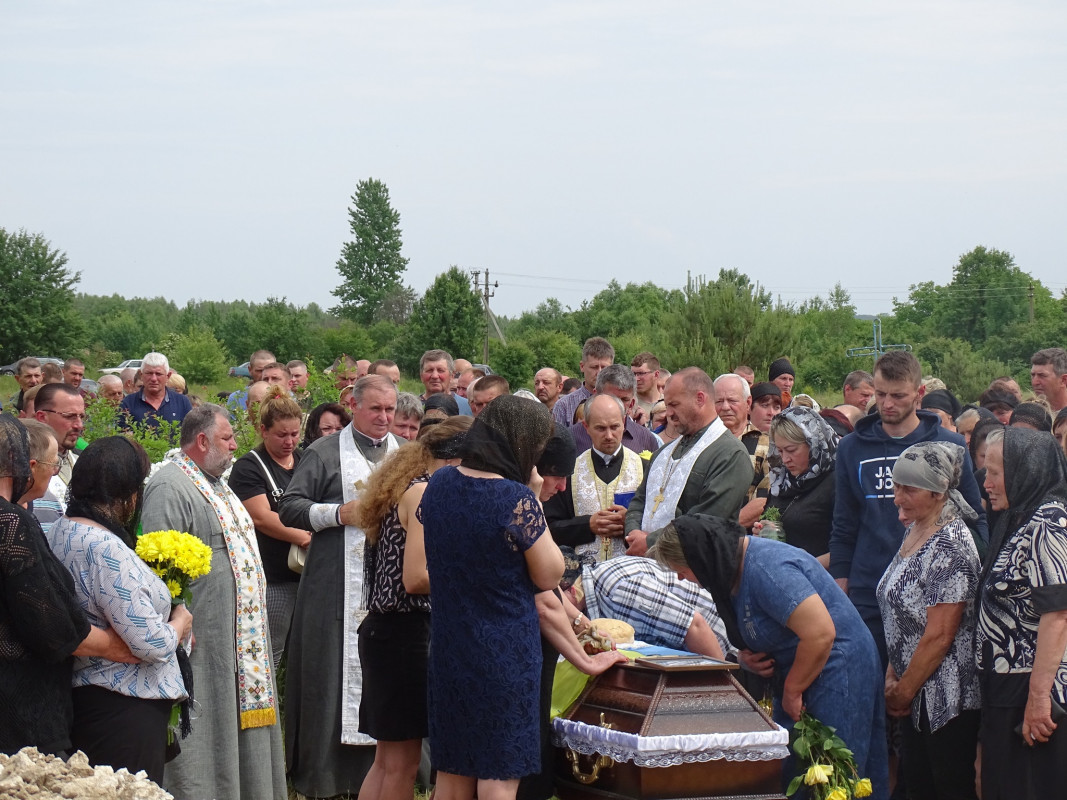 Не дожив декілька тижнів до дня народження: на Волині попрощалися із полеглим Героєм Сергієм Карпуком