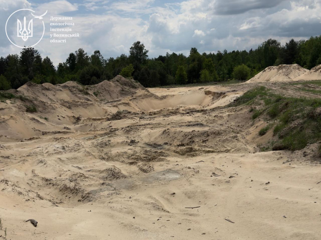 На Волині виявили незаконний видобуток піску на площі понад 3 гектари