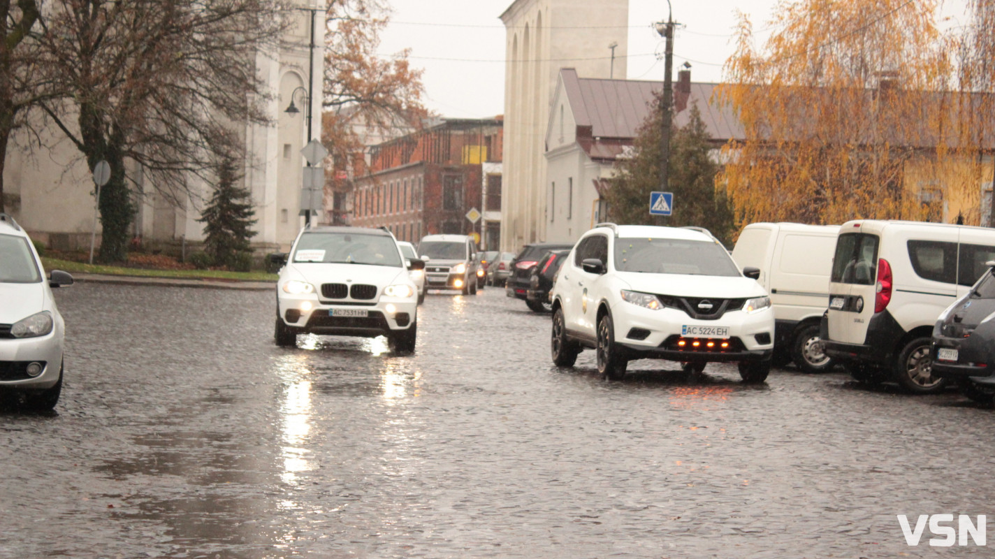 Після трьох років полону у Луцьку зустріли захисника Віталія Глєбова