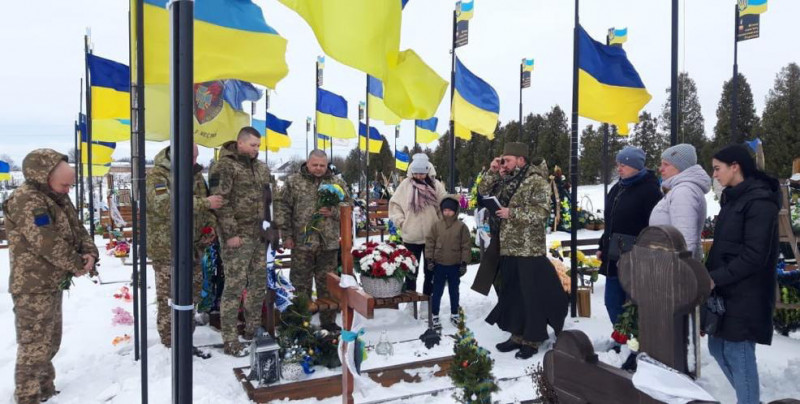 Загинув рік тому у Бахмуті: на Волині прикордонники вшанували пам'ять Героя України