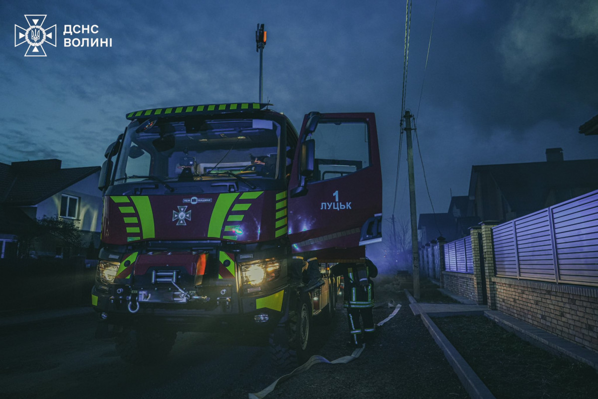 Пожежа в будинку під Луцьком: вогнеборці ліквідували займання за годину