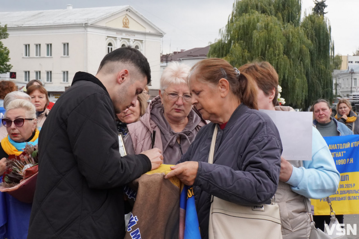 «Я зараз тут, і це моя реальність»: у Луцьку зустріли захисника Павла Літвіна після 50 місяців полону