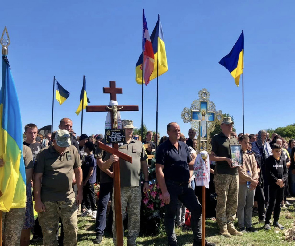 Не встиг створити власну сім’ю: на Волині попрощались з 20-річним Героєм Андрієм Рабенком