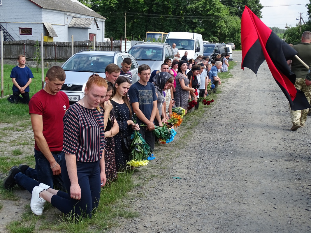 У перший день вторгнення став на захист країни: на Волині попрощалися із молодим Героєм Олександром Карпуком