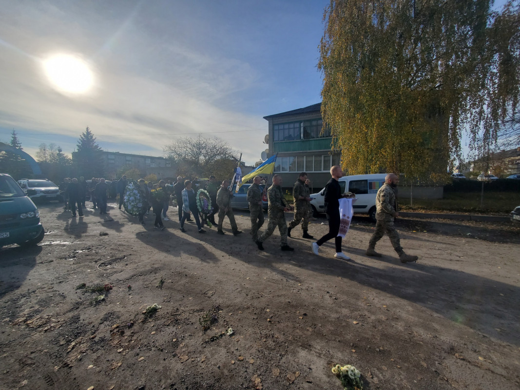 Син втратив батька: на Волині попрощалися із молодим Героєм Віталієм Козеєм