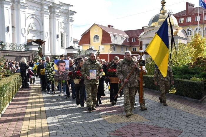 На Волині поховали ексфутболіста збірної України Романа Максимюка, який загинув на війні