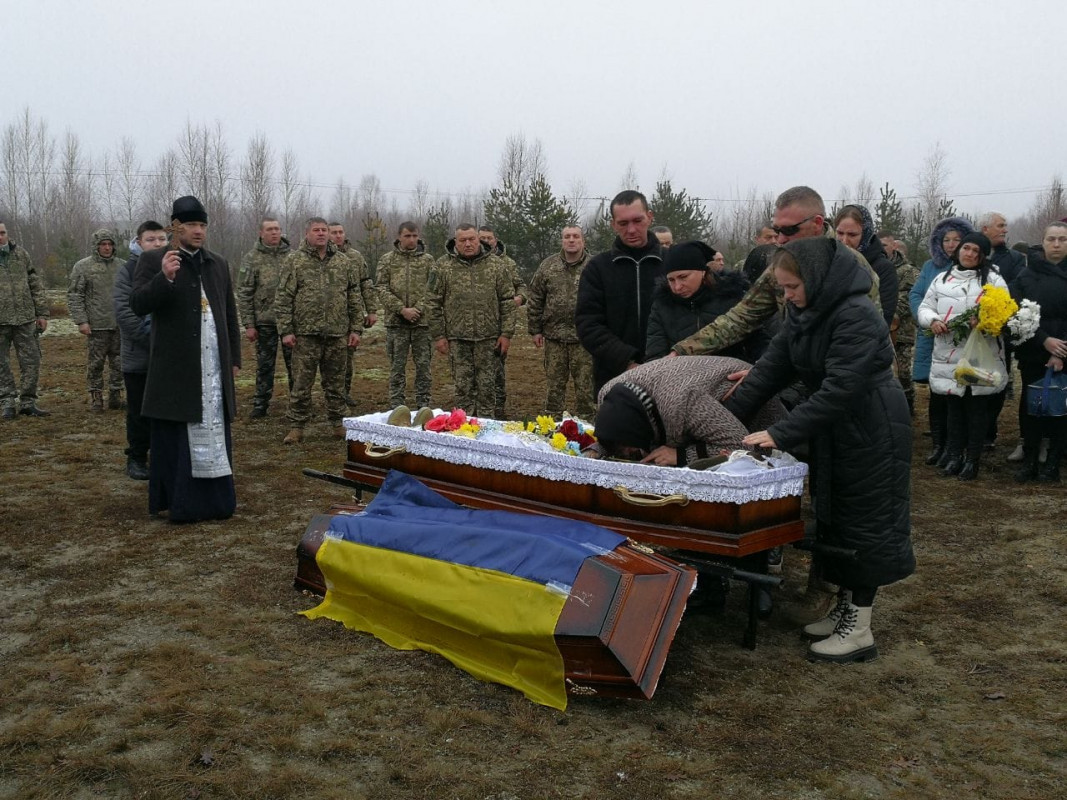 Остання дорога додому: на Волині Вічний спочинок знайшов Герой Олександр Бондарук