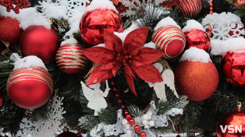 Останній день 2025 у Луцьку: місто в очікуванні Нового року. Фоторепортаж