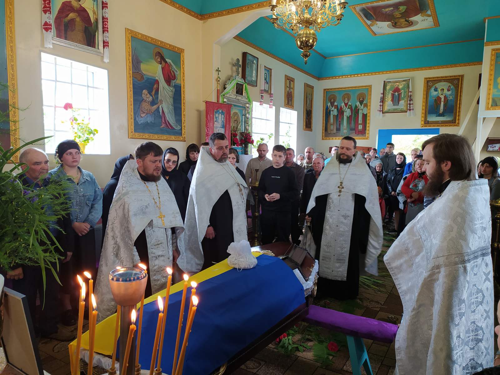 Двоє доньок втратили батька: на Волині попрощалися з полеглим Героєм Сергієм Сливкою