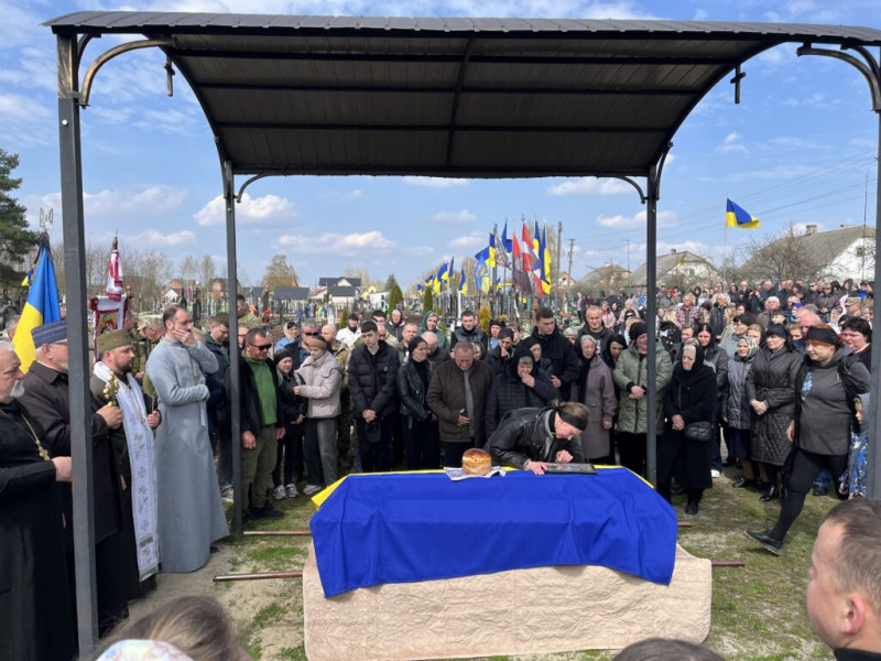 «Тілом своїм захистив побратима»: спогади про загиблого Героя з Волині Богдана Дмитрука
