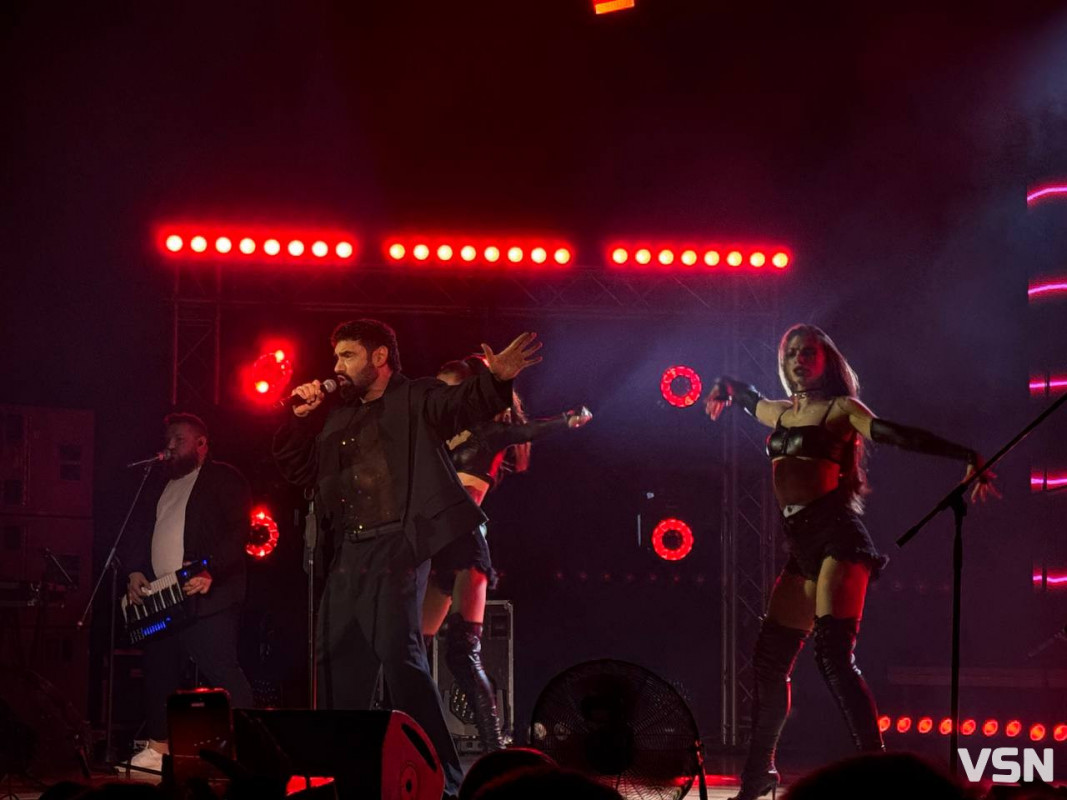 «Пінаколада» дарує другу молодість»: Віталій Козловський зібрав повний зал у Луцьку