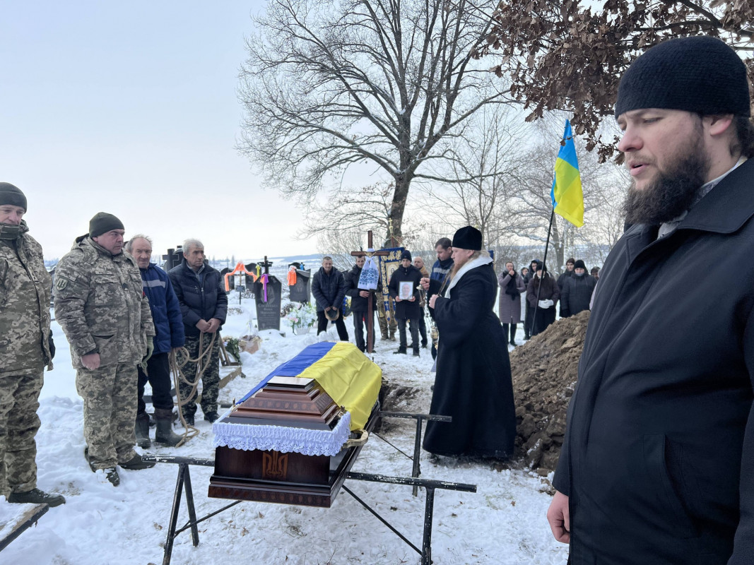 Тривалий час вважався зниклим безвісти: на Волині попрощалися з Героєм Володимиром Вакульчуком