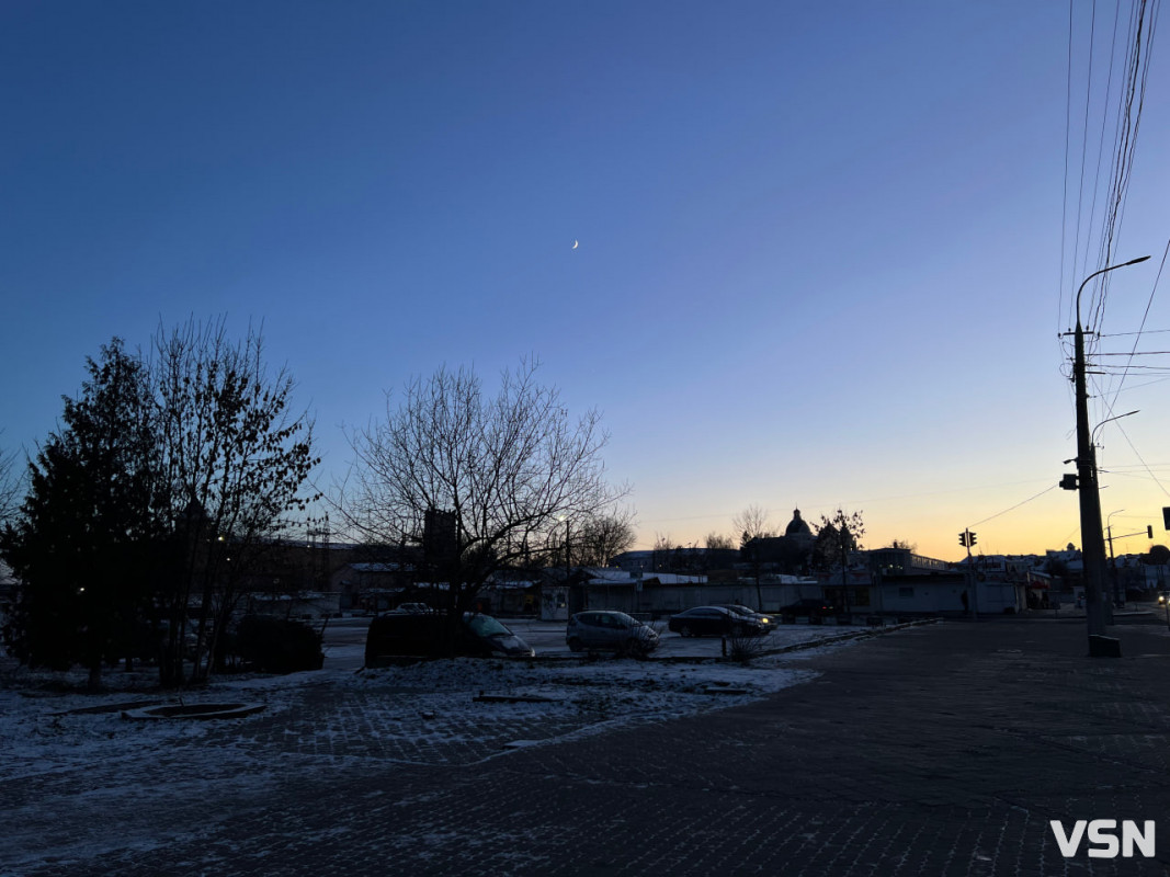 Останній день 2025 у Луцьку: місто в очікуванні Нового року. Фоторепортаж