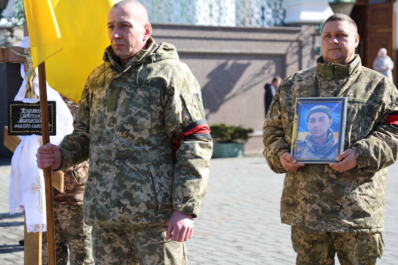 Життя обірвалося у вересні 2024 року: у Луцьку попрощалися з Героєм Олександром Кругліковим