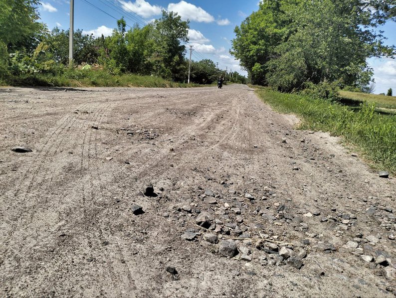Без дороги й автобуса: два волинських села вже п’ять років чекають ремонту