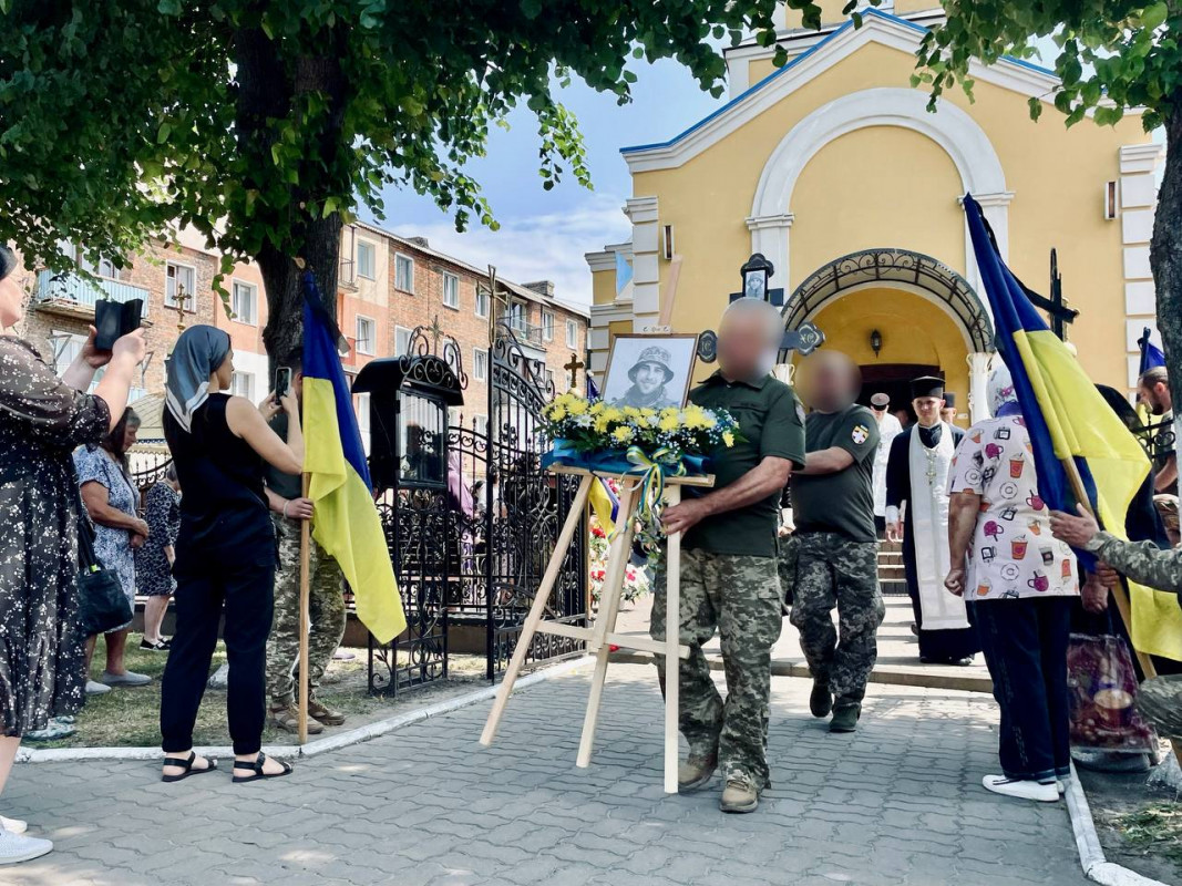 Ще один скорботний день в історії громади: на Волині попрощалися з Героєм Олександром Бохонським