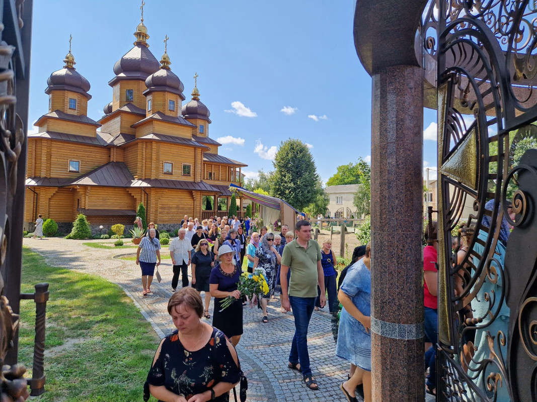 З братом повернувся з-за кордону і став на захист України: на Волині попрощались із Героєм Володимиром Гаврилюком