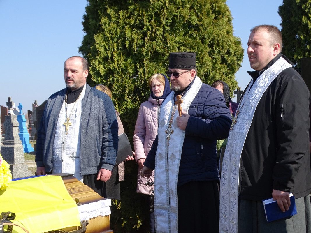 Майже вісім місяців вважався зниклим безвісти: на Волині попрощалися з Героєм Миколою Луцюком