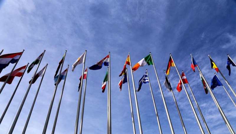 Прапори як мова сили та ідентичності: сучасний погляд