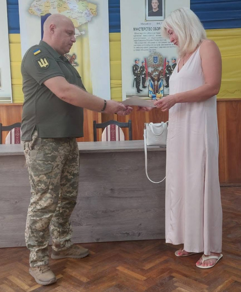 На Волині дружині загиблого майора передали відзнаку Міністерства оборони