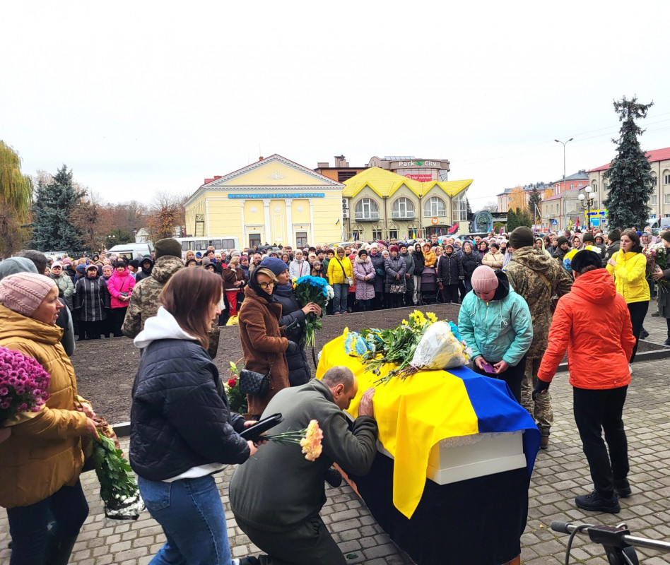 Поховали в переддень дня народження: на Волині попрощалися із Героїнею Мариною Ізотовою