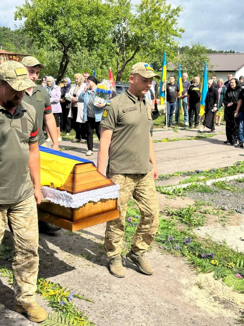 Понад рік чекали звістки: на Волині попрощалися з 23-річним Героєм, який вважався зниклим безвісти