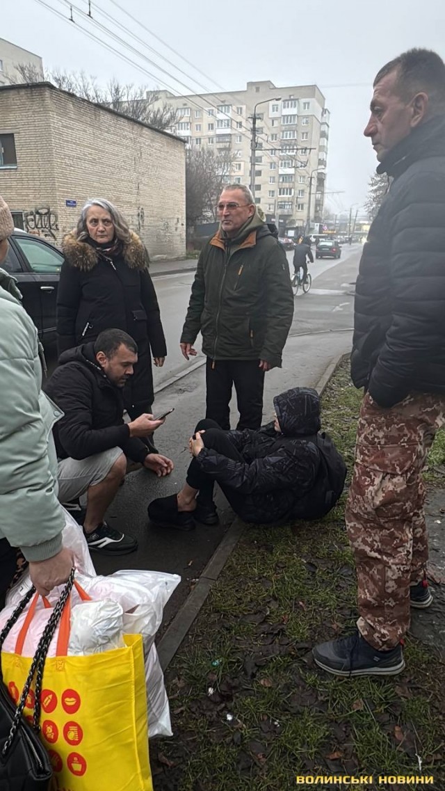 У Луцьку на пішохідному переході автомобіль наїхав на ногу дитині