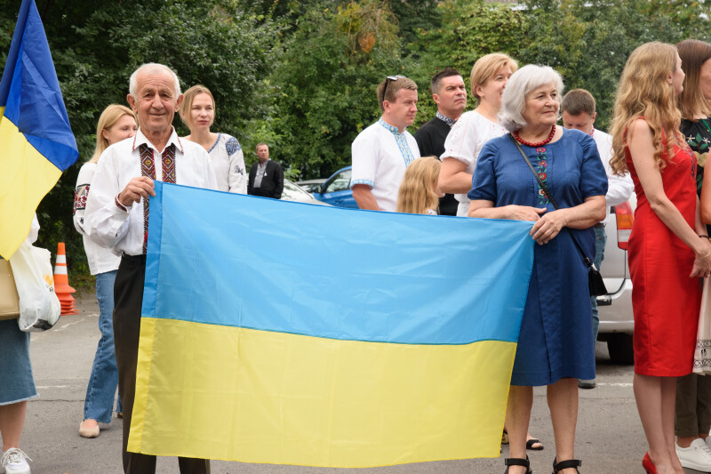 Стяг, за який українці віддають життя: у Луцьку відзначили День прапора. Фото