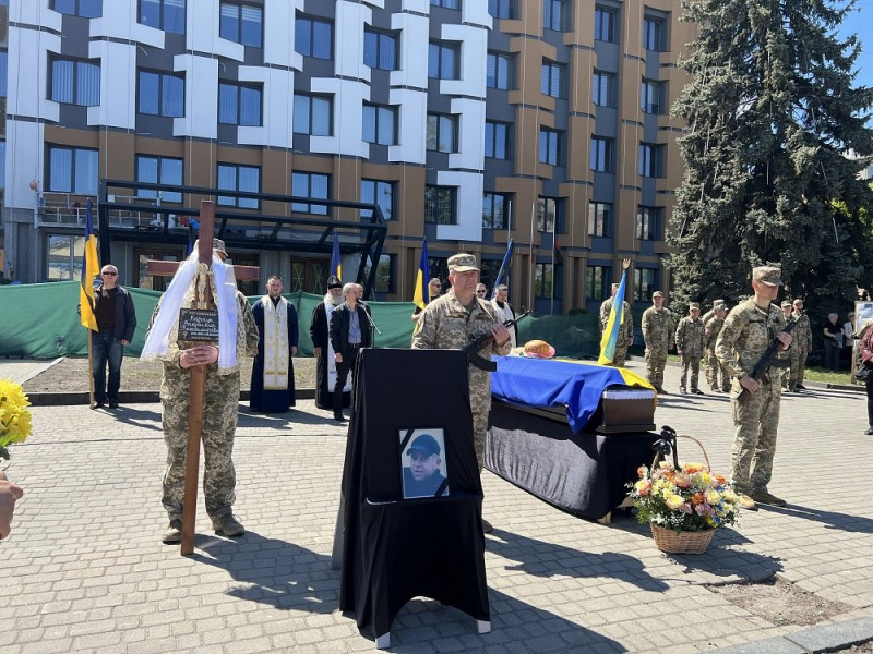 Не витримало серце: на Волині поховали 51-річного захисника Володимира Карпука