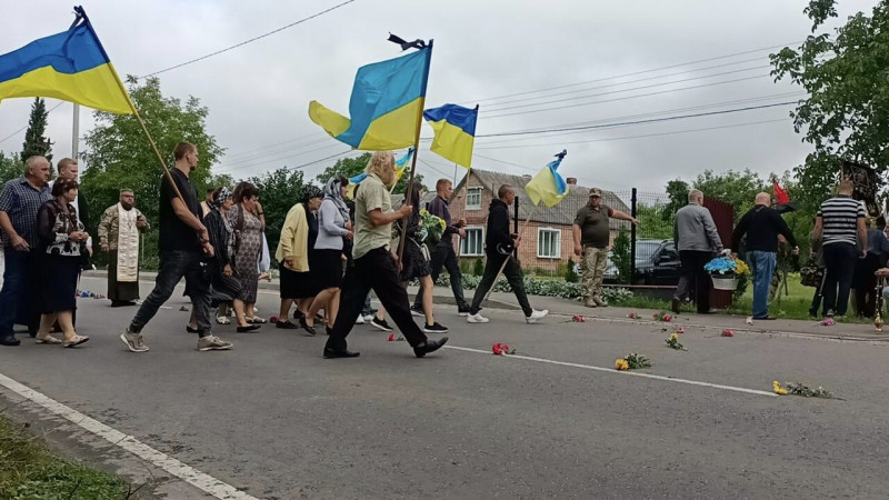 Навіки 25: у Луцькому районі попрощалися із молодим Героєм Ярославом Федорцем