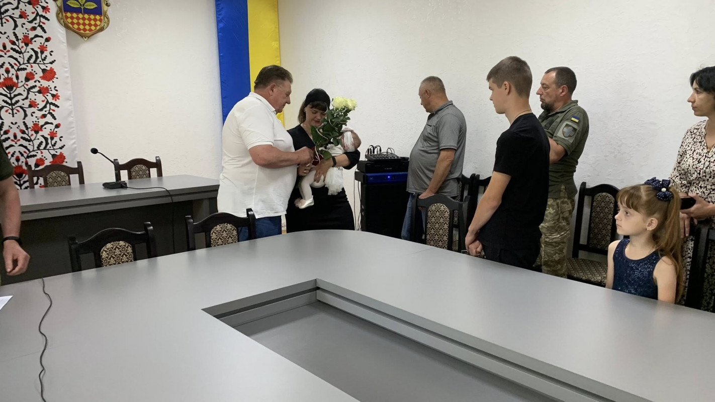 Не дожив до народження донечки: дружині і дітям Героя з Волині вручили його посмертну нагороду