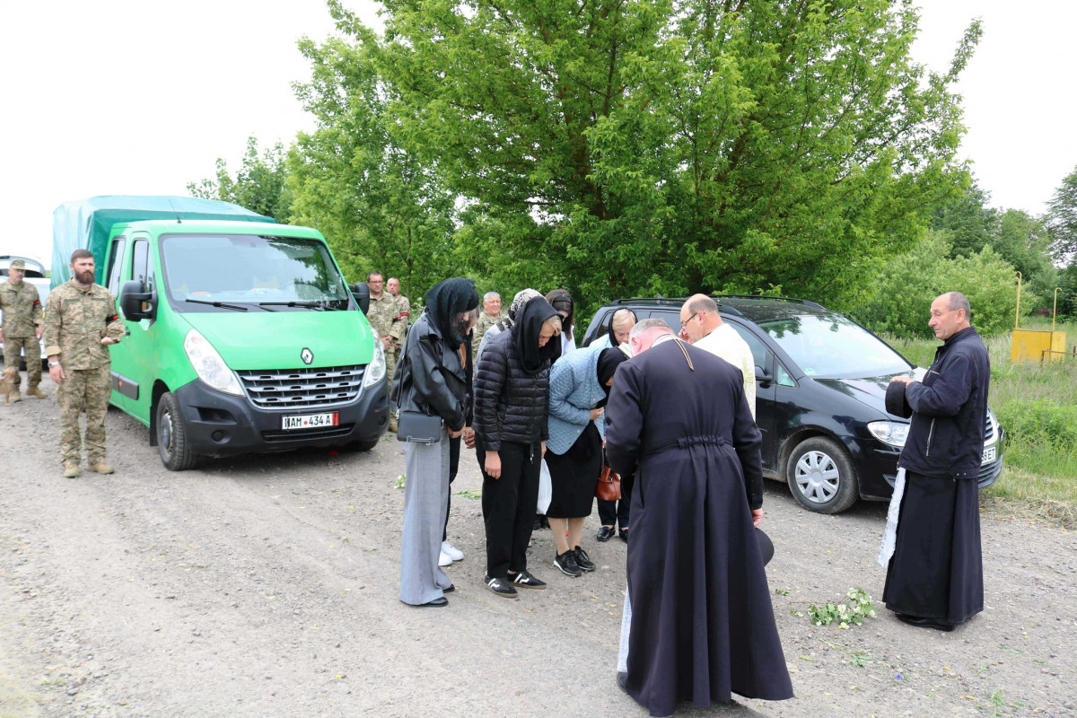 Півтора року вважався зниклим безвісти: на Волині попрощалися з полеглим Героєм Сергієм Замлинним