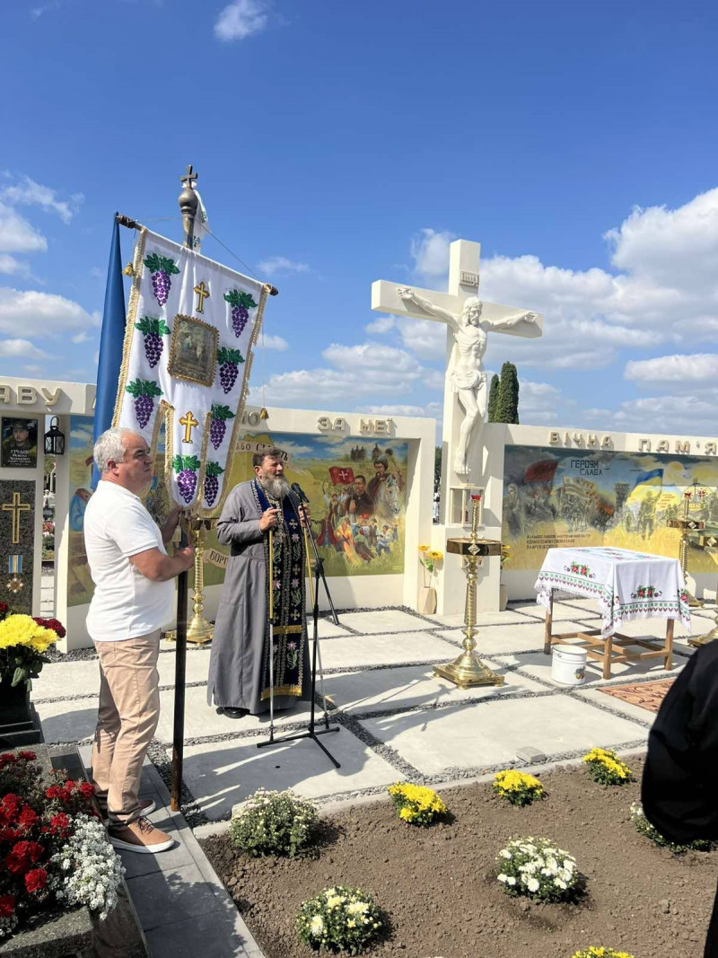 25 років освяченню храму та шана загиблим: у громаді на Волині відкрили меморіал Пам’яті