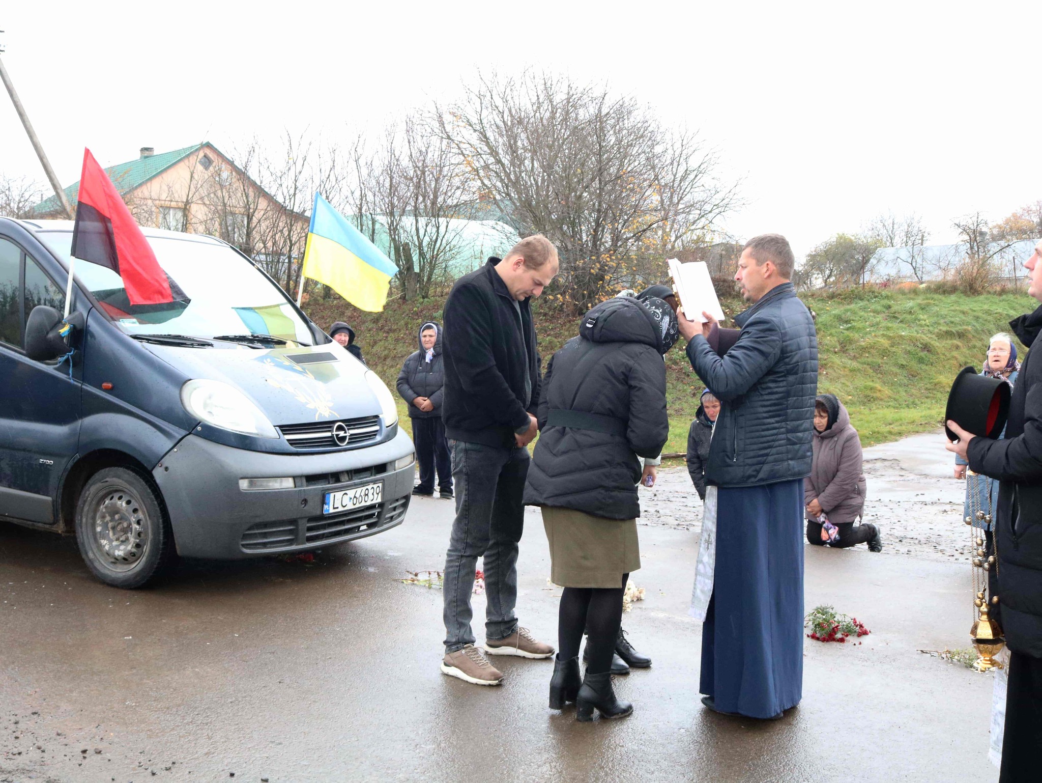 Довгий час вважався зниклим безвісти: на Волині попрощалися з Героєм Валентином Боском