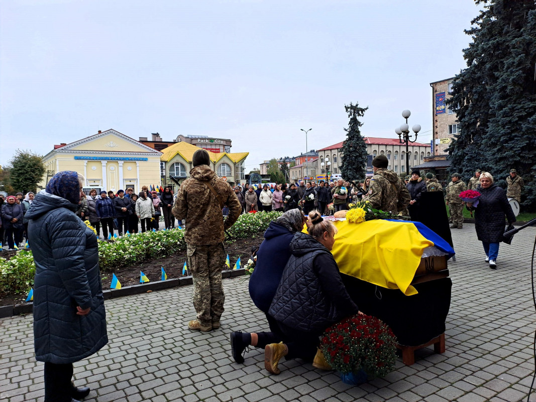 Мріяв створити сім’ю, але не судилося: на Волині попрощалися з Героєм Володимиром Кашубою